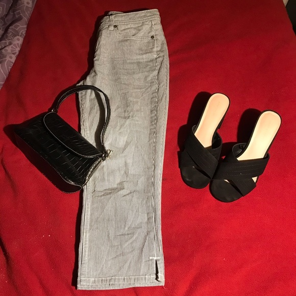 Tommy Hilfiger purse - Picture 3 of 3